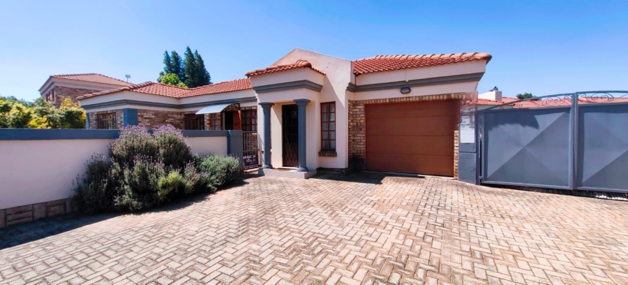 3 Bedroom Property for Sale in Grimbeeck Park North West